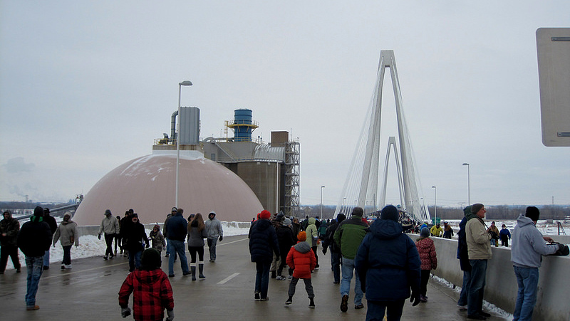 Federal Highway Admn on X: FHWA salutes the Stan Musial Veterans Memorial  Bridge. The I-70 bridge over the Mississippi River in St. Louis is named to  honor America's veterans as well as