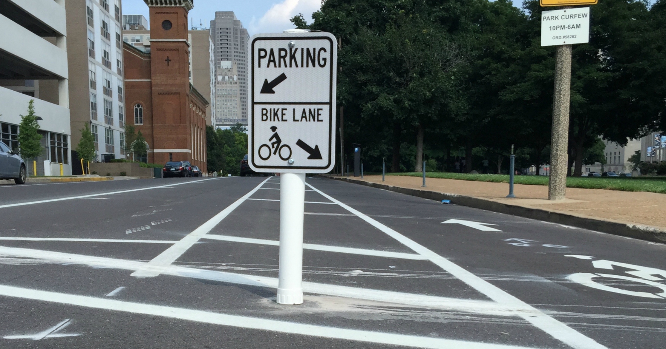 Chestnut Street protected bike lane - St. Louis, MO