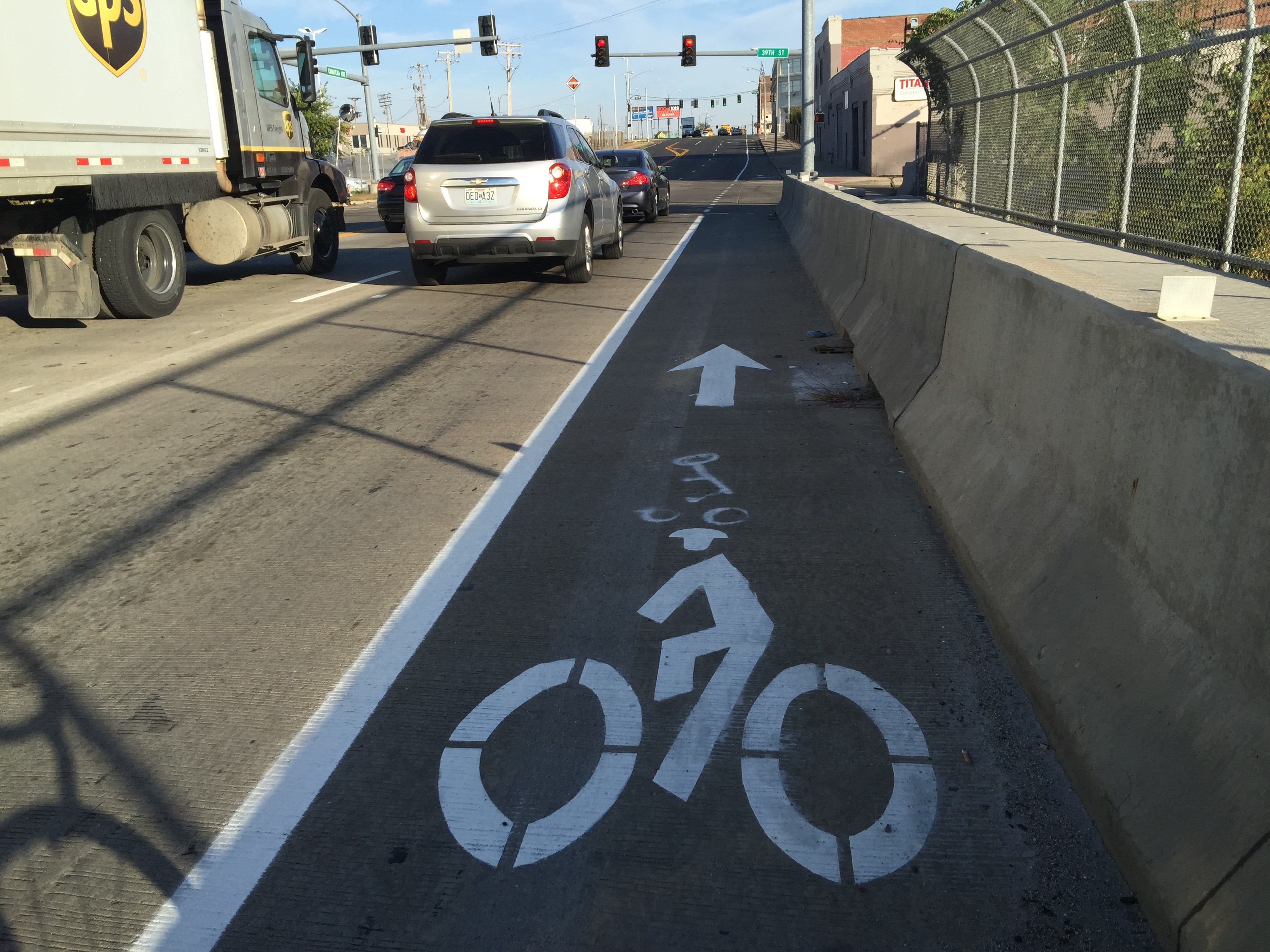 Chouteau Avenue bike lane - St. Louis, MO