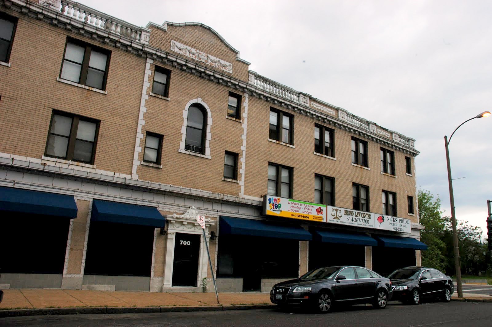 Academy neighborhood - STL