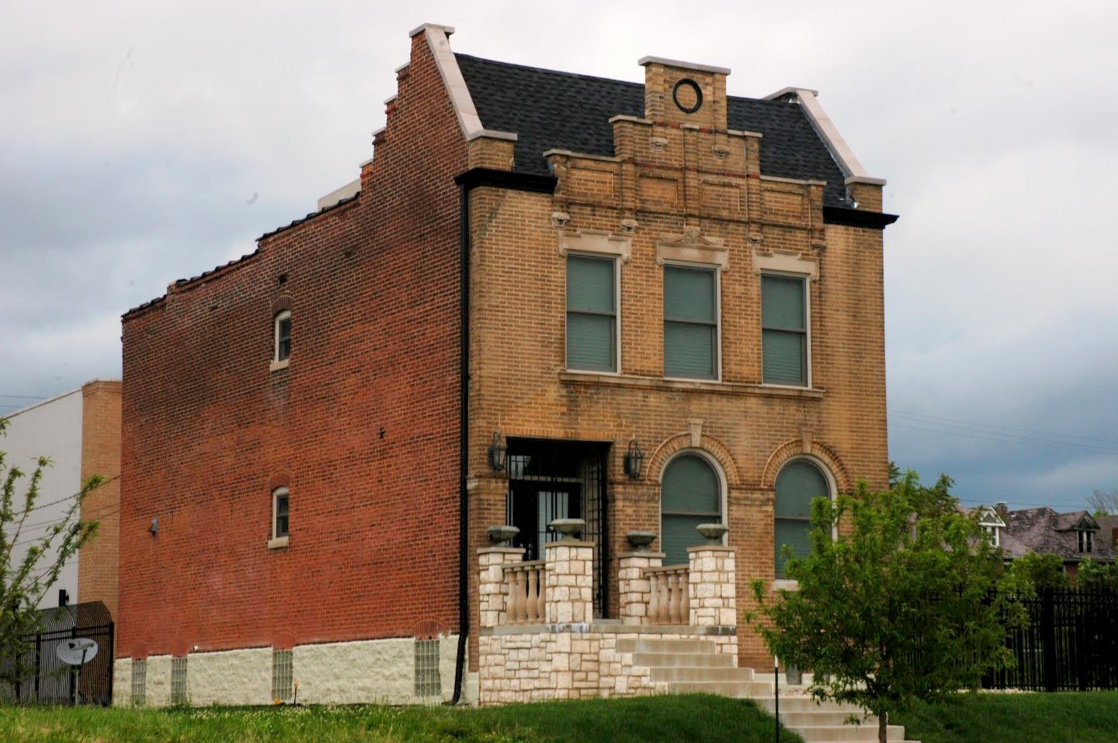 Academy neighborhood - STL