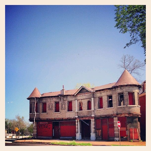 Fountain Park - corner building