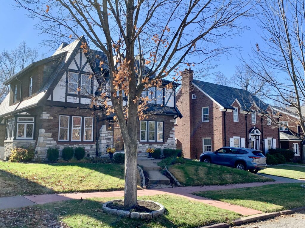 Groth Guide to St. Louis Hills NextSTL